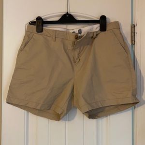 Old navy khaki shorts